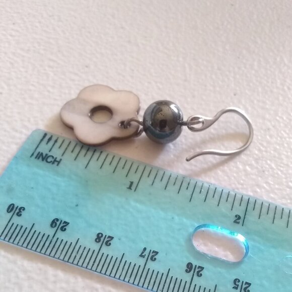Monochromatic Flower Power! Floral Shell & Hematite Dangle Earrings - Picture 8 of 9